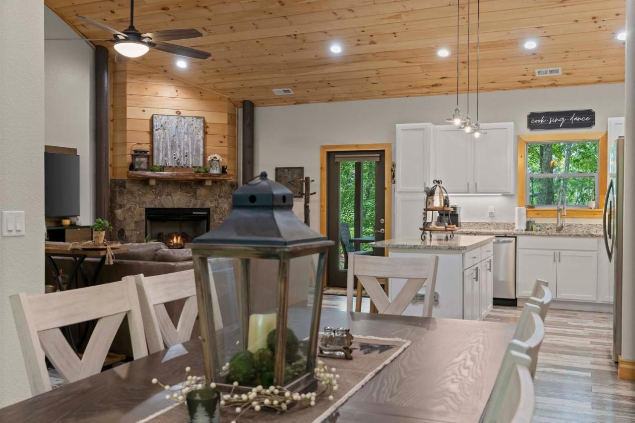 Stunning Views, Superb Atmosphere, Modern Amenities, In The Middle Of Nature Bryson City Kültér fotó