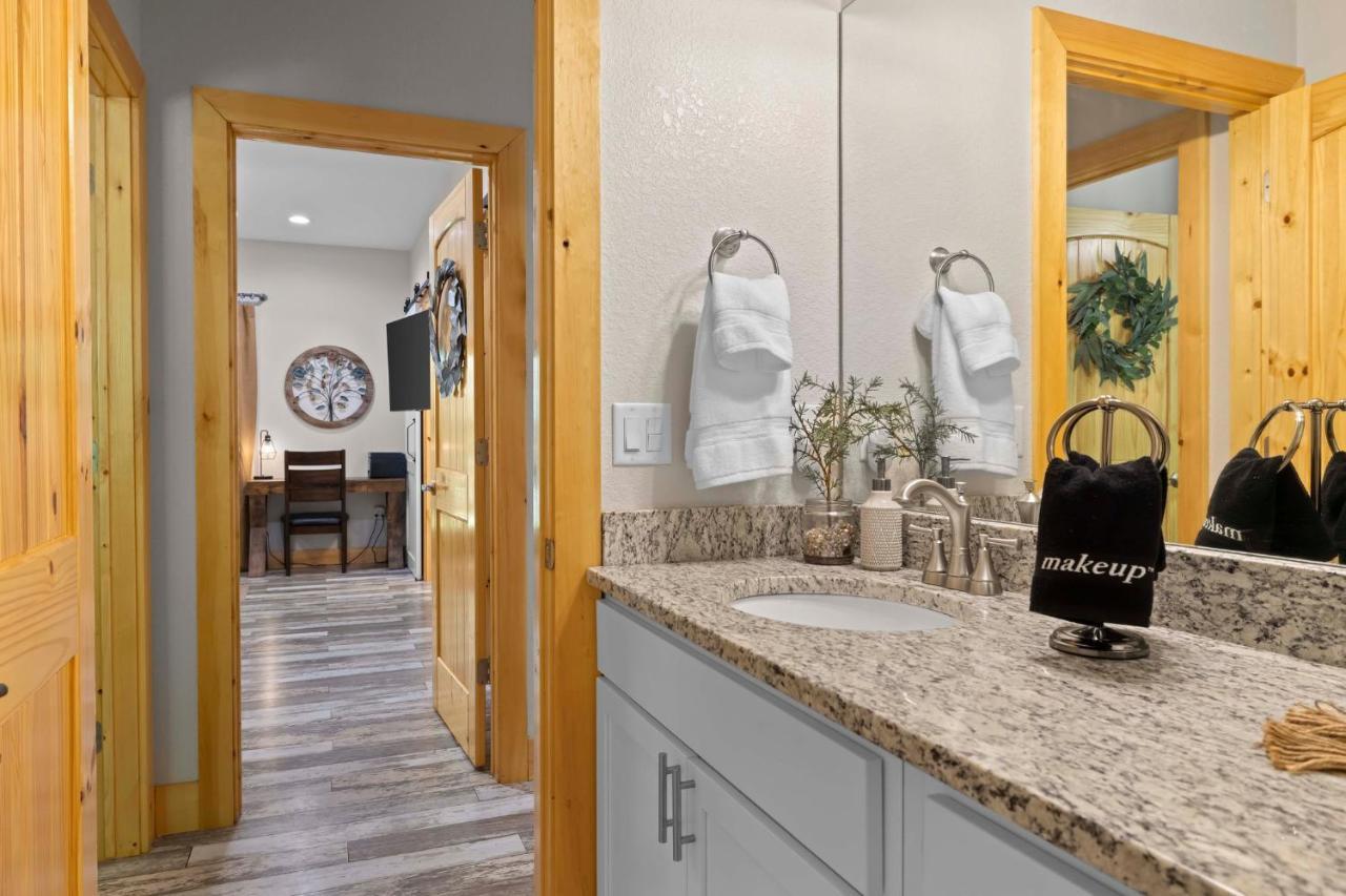 Stunning Views, Superb Atmosphere, Modern Amenities, In The Middle Of Nature Bryson City Kültér fotó